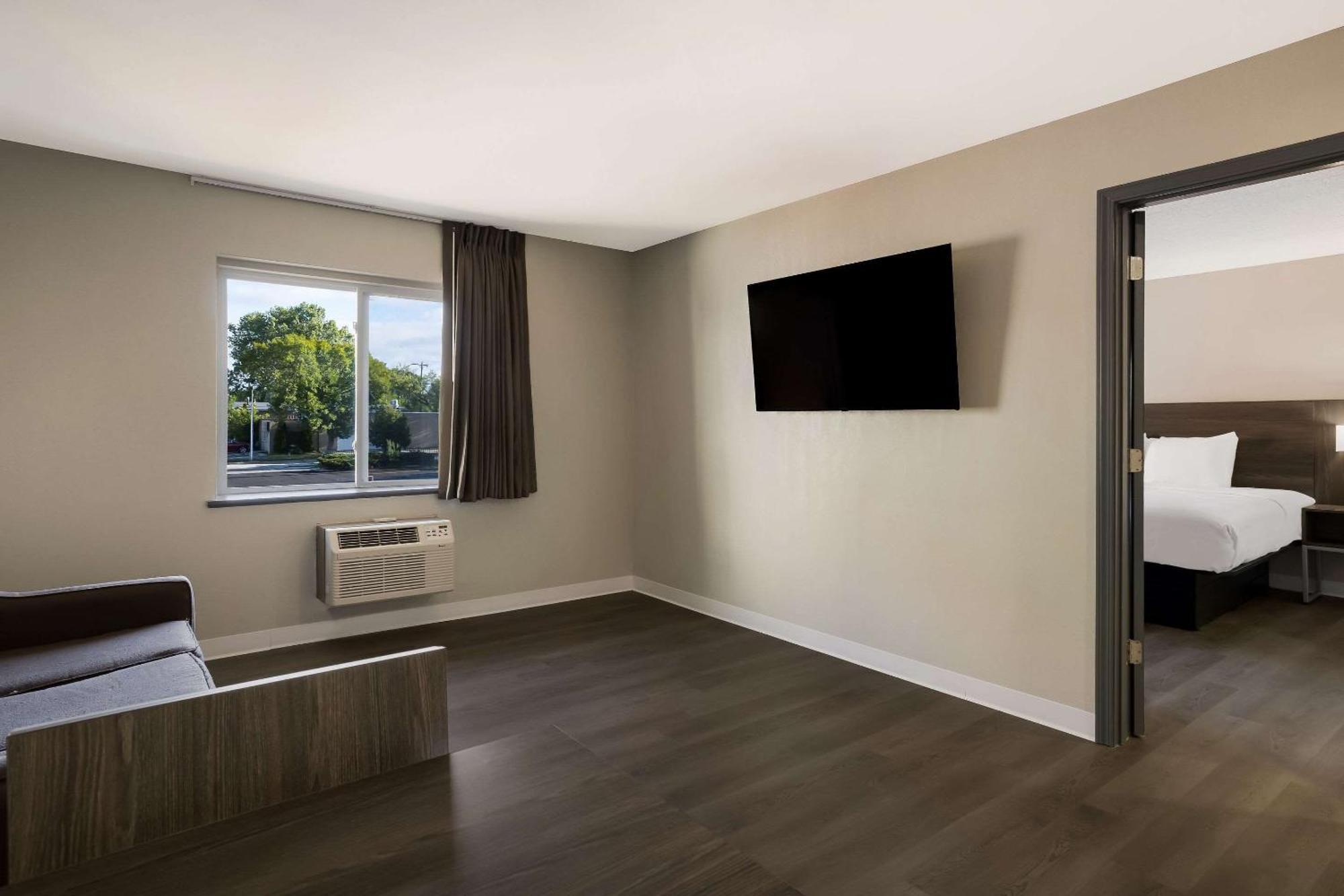 Suburban Studios Milwaukee Airport Dış mekan fotoğraf